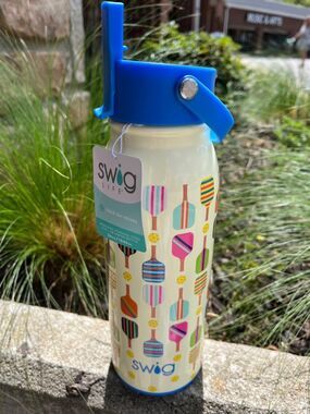 New Swig 36Oz Pickleball Paddle Water Electrolyte Drink Players insulated Bottle